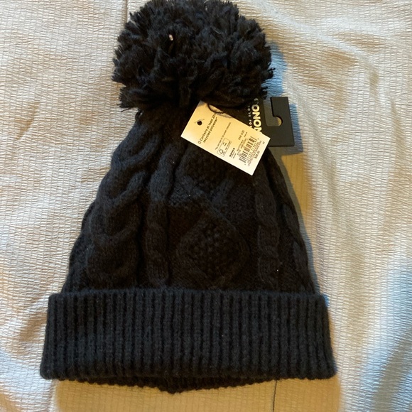 New With Tags Black Winter Hat - Picture 1 of 3